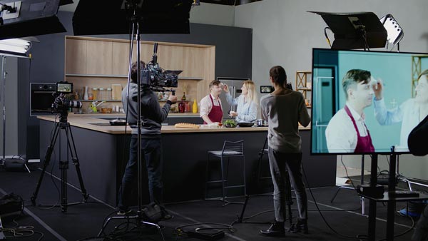 How to become a makeup artist